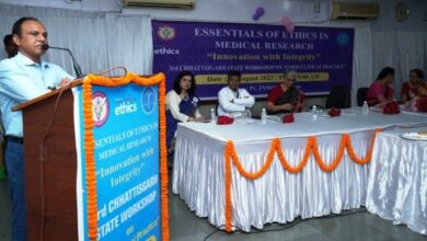Photo of रायपुर : चिकित्सा अनुसंधान में शामिल लोगों के हितों एवं अधिकारों का संरक्षण एथिकल कमेटी का परम कर्तव्य ‘चिकित्सा अनुसंधान में नैतिकता की अनिवार्यता” पर रायपुर मेडिकल कॉलेज में हुई राज्य स्तरीय कार्यशाला