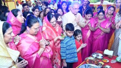 Photo of मुख्यमंत्री श्री भूपेश बघेल राजधानी रायपुर स्थित अपने निवास में आयोजित तीजा पोरा तिहार में सपरिवार शामिल होने पहुंचे