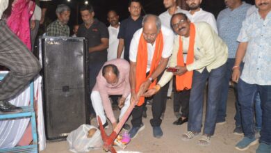 Photo of बृजमोहन ने किया लाखे नगर से सुंदर नगर गेट तक सड़क डामरीकरण का भूमिपूजन