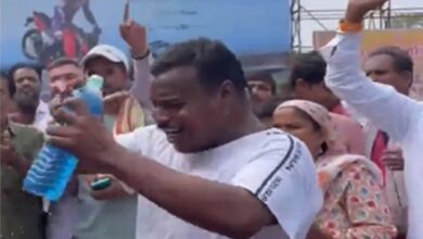 Photo of छत्तीसगढ़ : रायपुर महापौर एजाज ढेबर को विधायक टिकट नहीं मिलने पर समर्थक ने खुद पर डाली मिट्टी तेल, टिकट नहीं मिलने पर किया हंगामा..