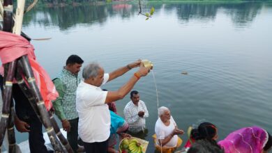 Photo of छठ मैय्या सभी प्रदेशवासियों को सुख, समृद्धि, सौभाग्य और संपन्नता प्रदान करें : पूर्व मंत्री बृजमोहन अग्रवाल