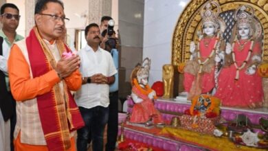 Photo of छत्तीसगढ़ प्रदेश के नवनियुक्त मुख्यमंत्री श्री विष्णुदेव साय आज सुबह राजधानी रायपुर के वीआईपी रोड स्थित भगवान श्रीराम के मंदिर पहुंचे
