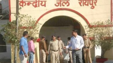 Photo of स्पेशल सर्विस’ की शिकायत के बाद, डीजी-एसपी ने रायपुर सेंट्रल जेल में मारा छापा