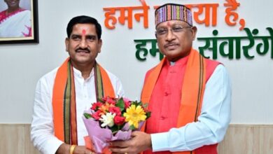 Photo of मुख्यमंत्री श्री साय ने श्री साहू का अपने निवास में आत्मीय स्वागत किया : केंद्रीय राज्यमंत्री की जिम्मेदारी मिलने पर बधाई एवं शुभकामनाएं दीं