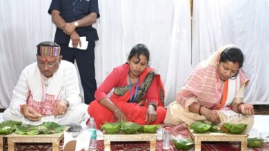 Photo of स्वच्छता दीदियों के साथ मुख्यमंत्री ने किया भोजन, जनजाति गौरव समाज की बहनों ने भोजन परोसा
