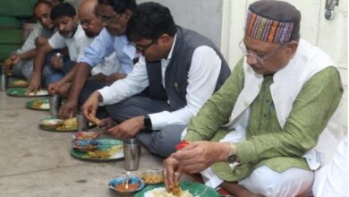 Photo of मुख्यमंत्री श्री विष्णु देव साय ने पंगत में बैठकर भंडारा प्रसाद ग्रहण किया